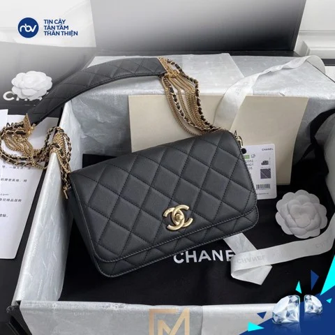 Cách phân biệt túi Chanel fake và real