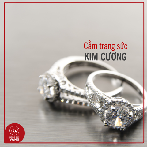 Cầm trang sức kim cương